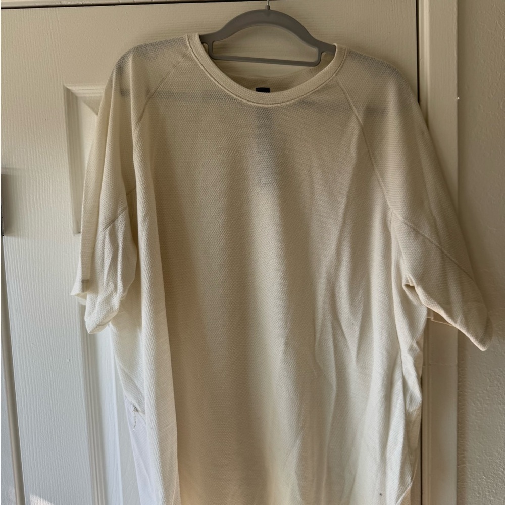 Men’s Lululemon hiking Cream Mesh T-Shirt